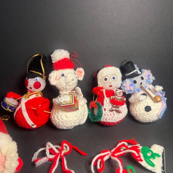 Vintage Handmade Crochet Lot of 9 Christmas Mrs Claus, Snowman, Mouse Ornaments - Picture 2 of 10